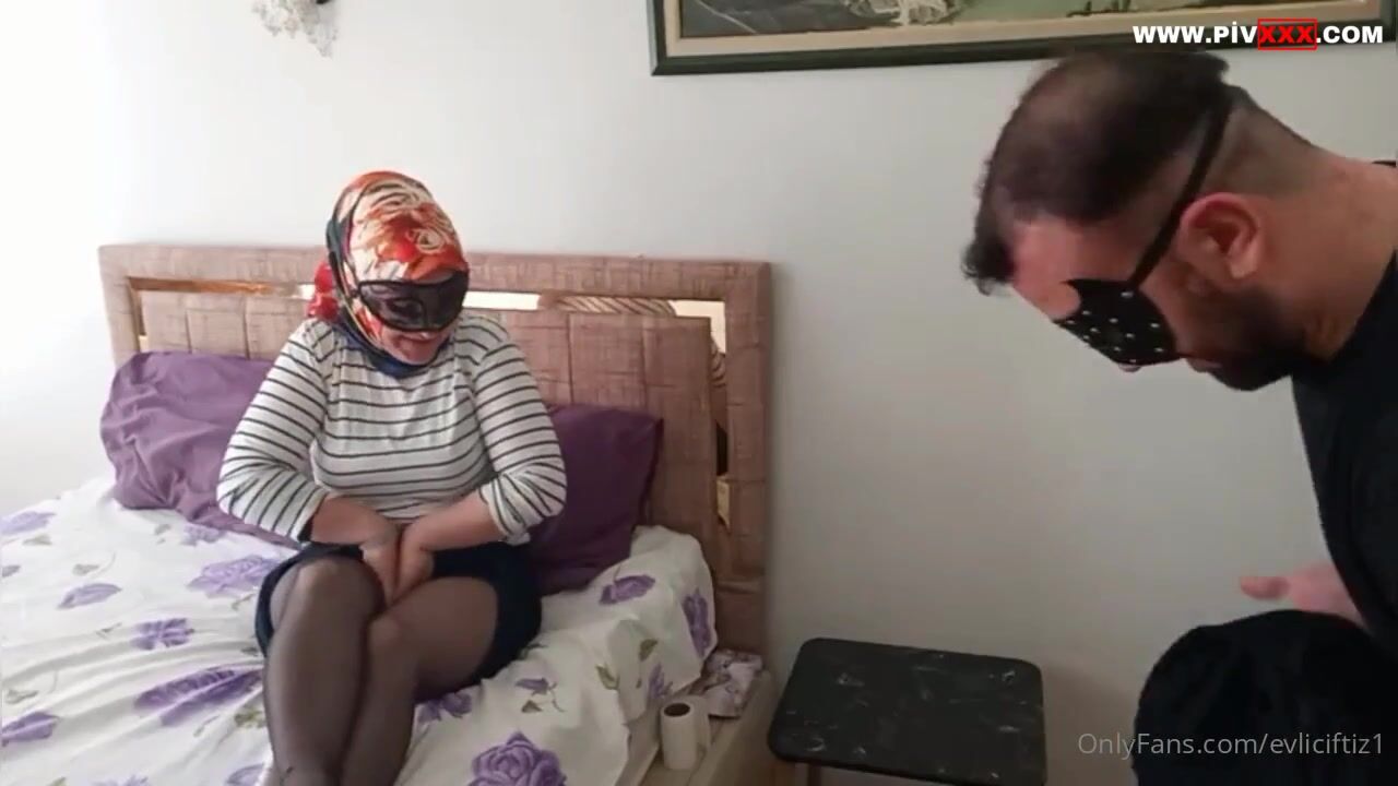 Ebru ve partneri erdem gercek türk türbanlı porno izle İfşa Videoları