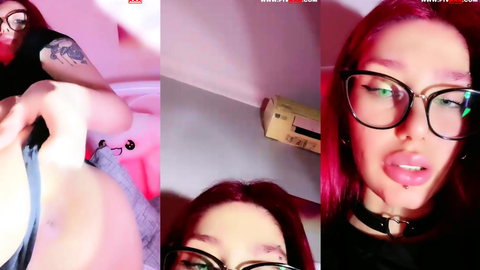 Mericeyn Tango’nun kırmızı saçlı webcam şovu dudaklarını yalatıyor