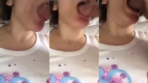Üniversiteli karının ağzını uzanmışken am gibi siken adam
