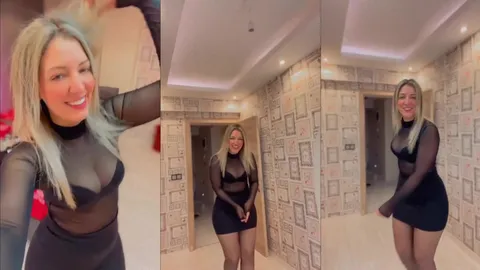 Fidan Hoca transparan kıyafetle ablasına kendini çektiriyor