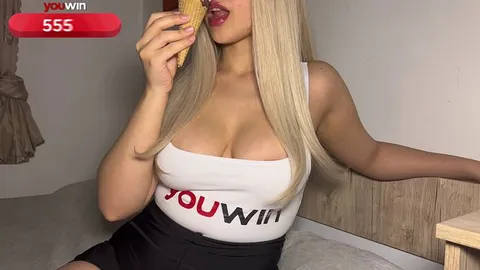 Dondurma Yalarken Bir Anda Üvey Abimin Yarrağını Yalamaya Başladım / While Licking an Ice Cream, I Suddenly Started Sucking My Stepbrother’s Dick